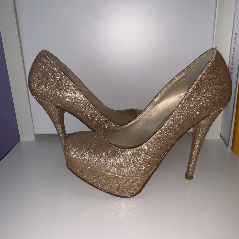 Women’s ALDO Gold Platform Pumps